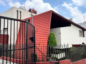 Oportunidad propiedad con uso de suelo comercial de bajo impacto, ideal para oficinas, despachos, notarias, clincas dentales etc.