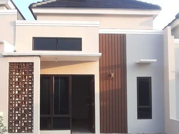 Rumah Tengah Kota Samping Swalayan RAMAI Manyaran Semarang