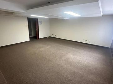 VENTA AMPLIA CASA SAN ISIDRO