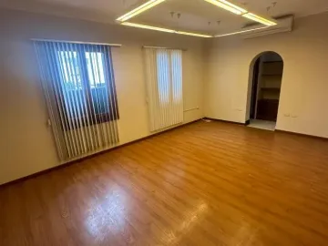 VENTA AMPLIA CASA SAN ISIDRO