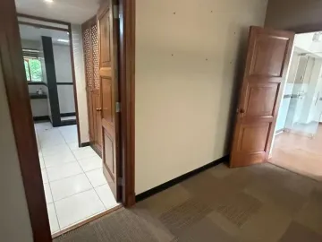 VENTA AMPLIA CASA SAN ISIDRO