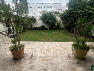 VENTA AMPLIA CASA SAN ISIDRO