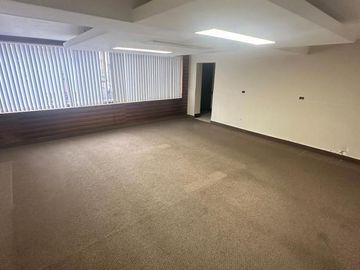 VENTA AMPLIA CASA SAN ISIDRO