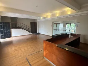 VENTA AMPLIA CASA SAN ISIDRO