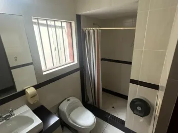 VENTA AMPLIA CASA SAN ISIDRO