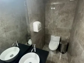 VENTA AMPLIA CASA SAN ISIDRO