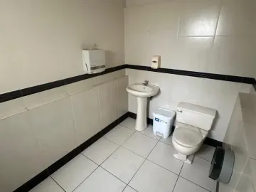 VENTA AMPLIA CASA SAN ISIDRO