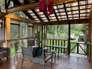 SE VENDE  ENCANTADORA CASA A LA ORRILLA DEL RIO CON VISTA A LOS VOLCANES