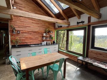 SE VENDE  ENCANTADORA CASA A LA ORRILLA DEL RIO CON VISTA A LOS VOLCANES
