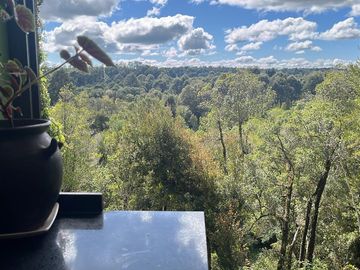 SE VENDE  ENCANTADORA CASA A LA ORRILLA DEL RIO CON VISTA A LOS VOLCANES