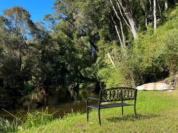 SE VENDE  ENCANTADORA CASA A LA ORRILLA DEL RIO CON VISTA A LOS VOLCANES