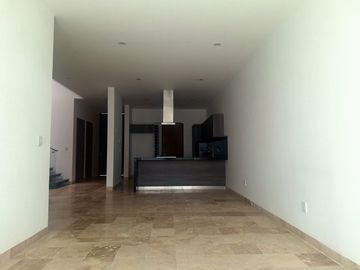 CASA EN VENTA EN EL MAYORAZGO LEON, GTO. CASA SEMI NUEVA CON RECÁMARA EN PLANTA BAJA