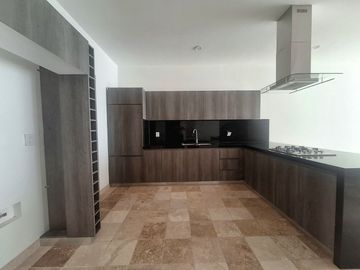 CASA EN VENTA EN EL MAYORAZGO LEON, GTO. CASA SEMI NUEVA CON RECÁMARA EN PLANTA BAJA