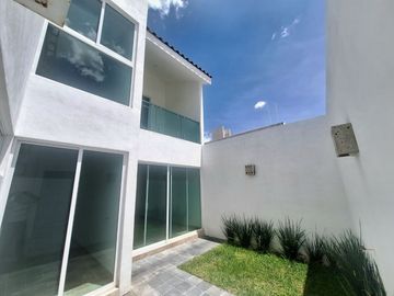 CASA EN VENTA EN EL MAYORAZGO LEON, GTO. CASA SEMI NUEVA CON RECÁMARA EN PLANTA BAJA