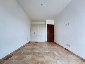 CASA EN VENTA EN EL MAYORAZGO LEON, GTO. CASA SEMI NUEVA CON RECÁMARA EN PLANTA BAJA