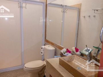 HERMOSA CASA EN VENTA EN LOMAS DE COCOYOC CON ALBERCA Y AMPLIO JARDÍN