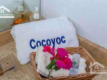 HERMOSA CASA EN VENTA EN LOMAS DE COCOYOC CON ALBERCA Y AMPLIO JARDÍN