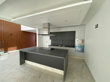 CASA EN VENTA EN VALLE IMPERIAL