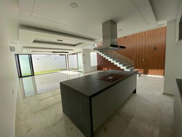 CASA EN VENTA EN VALLE IMPERIAL