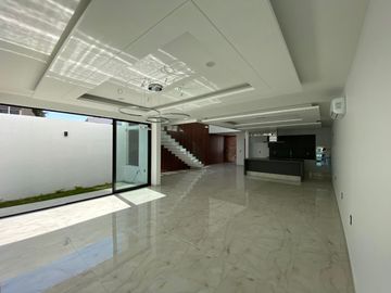 CASA EN VENTA EN VALLE IMPERIAL