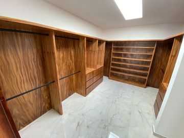 CASA EN VENTA EN VALLE IMPERIAL