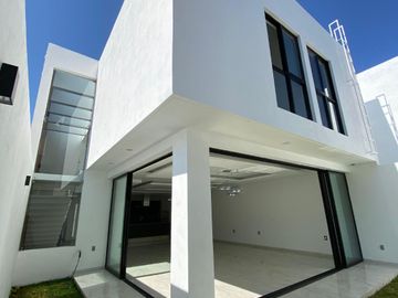 CASA EN VENTA EN VALLE IMPERIAL