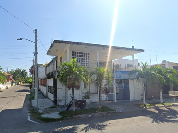 CASA CON 4 RECAMARAS EN FRACCIONAMIENTO RESIDENCIAL  CARIBE, CHETUMAL QUINTANA ROO