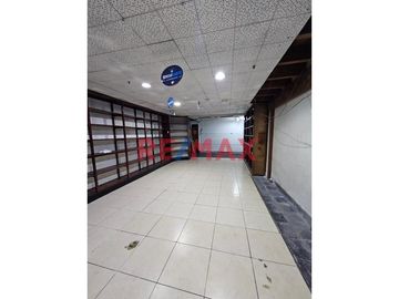 🔹 ¡OPORTUNIDAD ÚNICA! VENTA DE LOCAL COMERCIAL PUERTA A CALLE EN GALERÍA CENTRAL 🔹