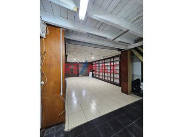 🔹 ¡OPORTUNIDAD ÚNICA! VENTA DE LOCAL COMERCIAL PUERTA A CALLE EN GALERÍA CENTRAL 🔹