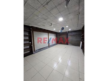 🔹 ¡OPORTUNIDAD ÚNICA! VENTA DE LOCAL COMERCIAL PUERTA A CALLE EN GALERÍA CENTRAL 🔹