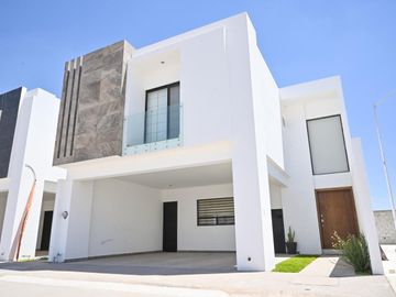 Casa disponiblre en Quintas la Cima