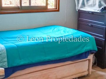 Leon Propiedades vende parcela con casa en La Aurora, Curacavi.
