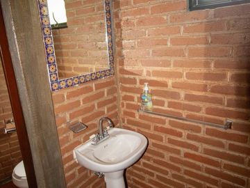 CASA EN VENTA EN MINERAL DEL CHICO A LA ENTRADA DEL PUEBLO EXCELENTE UBICACIÓN