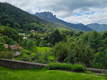 CASA EN VENTA EN MINERAL DEL CHICO A LA ENTRADA DEL PUEBLO EXCELENTE UBICACIÓN