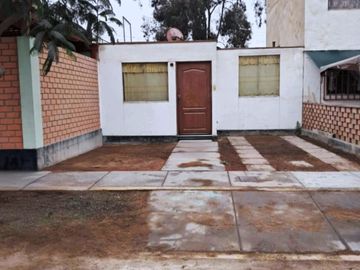 Casa 2 Dormitorios Vista A Parque En Venta En Puente Piedra