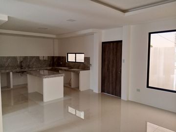‼️ BAJAMOS EL PRECIO ‼️ VENDO HERMOSA CASA DENTRO DE URBANIZACIÓN, PRECIO DE OPORTUNIDAD