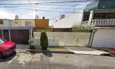 CASA EN VENTA EN PRADOS DEL ROSARIO, ATZCAPOTZALCO, CDMX.