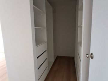 Venta de Departamento de Estreno ¡No Paga Alcabala! Tres Dormitorios en Surco