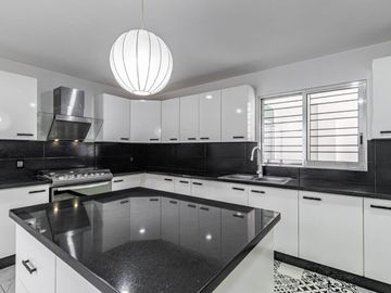 CASA EN VENTA EN CUERNAVACA NORTE CON ACCESO CONTROLADO.