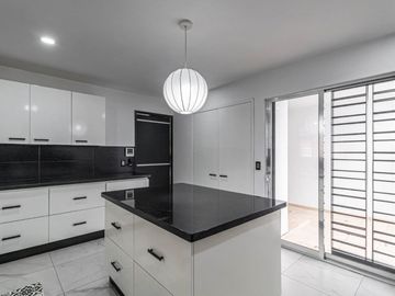 CASA EN VENTA EN CUERNAVACA NORTE CON ACCESO CONTROLADO.