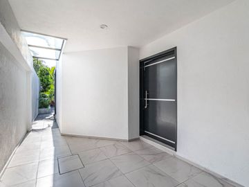 CASA EN VENTA EN CUERNAVACA NORTE CON ACCESO CONTROLADO.