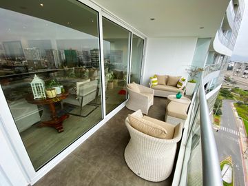 Venta de Departamento Vista al Mar, 3 Dormitorios, Cochera en Malecón Armendáriz, Miraflores - Miraflores
