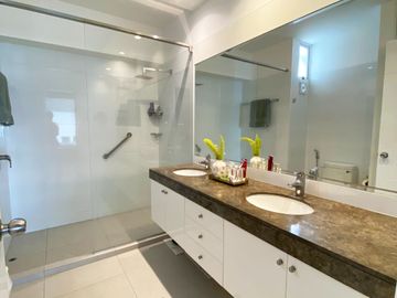 Venta de Departamento Vista al Mar, 3 Dormitorios, Cochera en Malecón Armendáriz, Miraflores - Miraflores