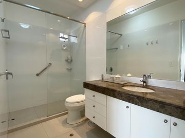 Venta de Departamento Vista al Mar, 3 Dormitorios, Cochera en Malecón Armendáriz, Miraflores - Miraflores