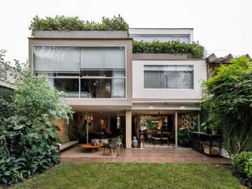 PRECIOSA CASA REMODELADA Y DISEÑADA POR ARQ. VERA VELARDE