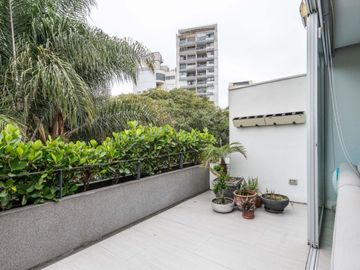 PRECIOSA CASA REMODELADA Y DISEÑADA POR ARQ. VERA VELARDE