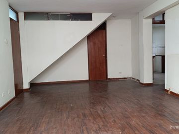 VENTA DE CASA  5 DORM. URB. SAN GERMAN- SMP