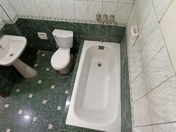 VENTA DE CASA  5 DORM. URB. SAN GERMAN- SMP