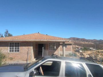 CASA EN VENTA EN TECATE, 500 m² De Terreno, 4 Recámaras.