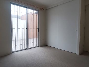 Se vende casa 3 dormitorios 1 baño